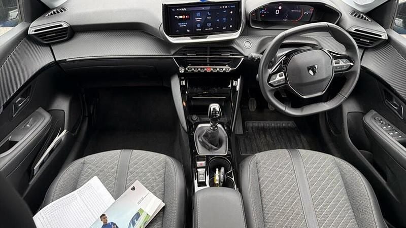 Used Peugeot 208 Allure 99 HP (72 kW) 2025 Blue Hatchback