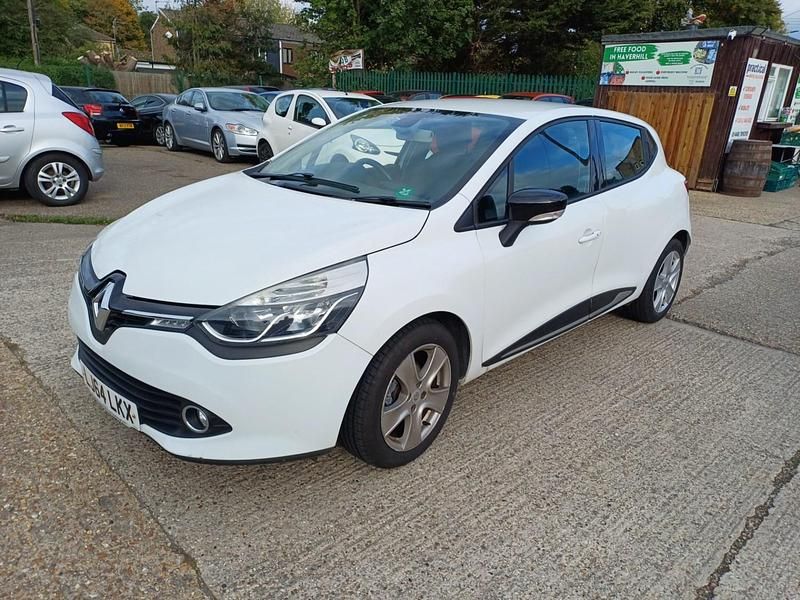 White Used 2014 Renault Clio IV Dynamique Hatchback | £3,595 (Super price) - Image 1/4