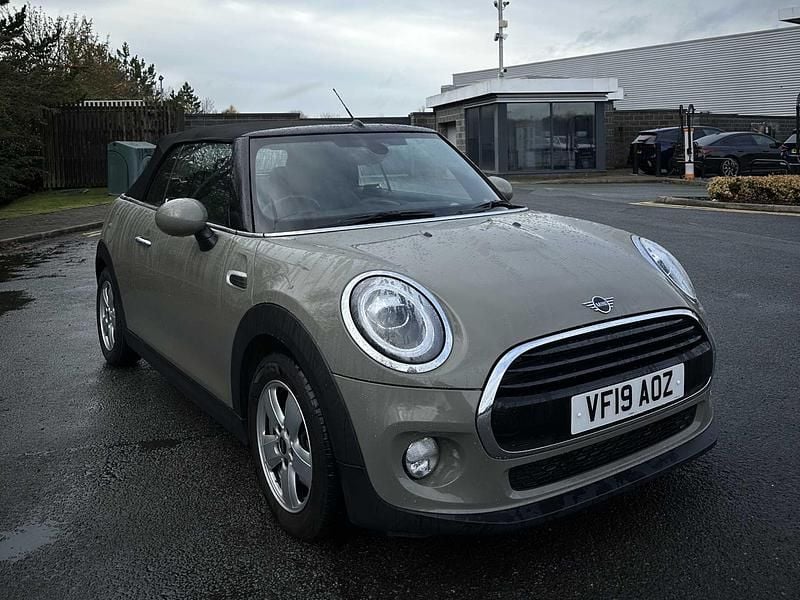 Używany Mini Cooper Classic 134 KM (98 kW) 2019 Szary Hatchback
