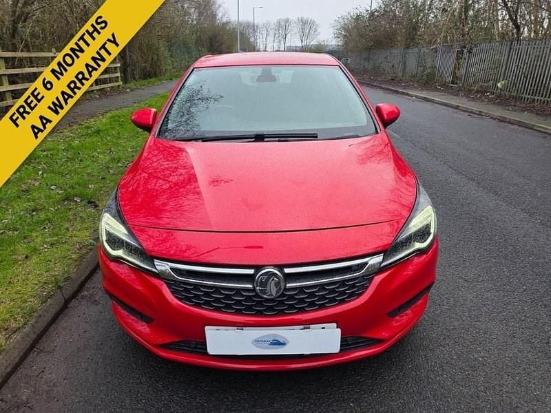 Used Vauxhall Astra Elite 200 HP (147 kW) 2018 Red Hatchback