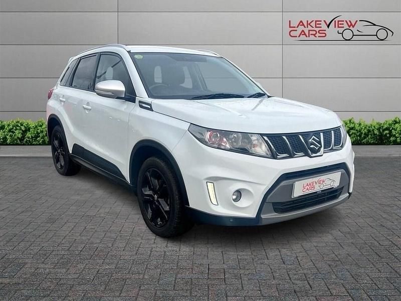Used Suzuki Vitara 140 HP (102 kW) 2018 White Hatchback