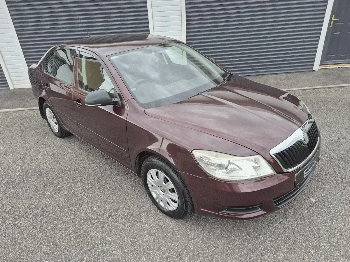 Używany Skoda Octavia 2009 Brązowy Hatchback