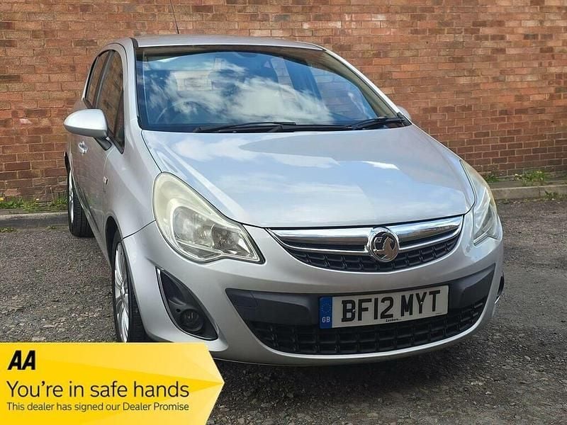 Begagnad Vauxhall Corsa 100 HK (73 kW) 2012 Silver Halvkombi