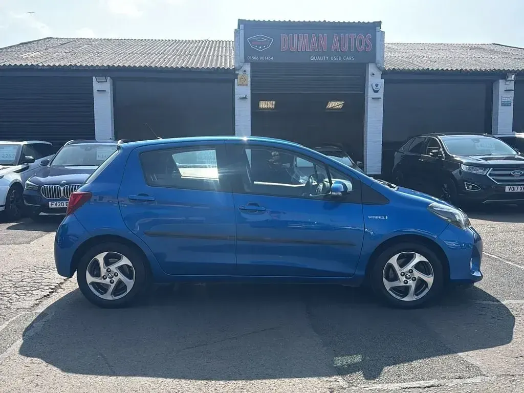 Usado Toyota Yaris Hybrid Active 2018 Azul Citadino