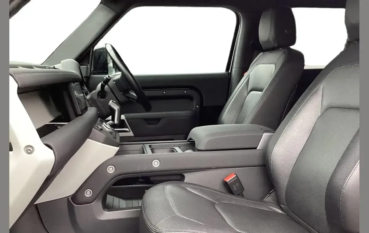 Used Land Rover Defender SE Dynamic 245 HP (180 kW) 2022 Black SUV
