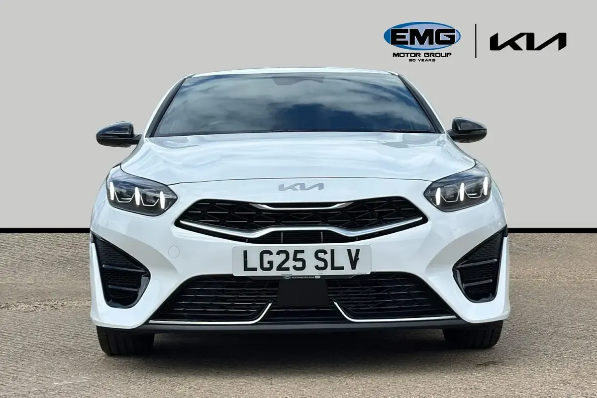 Used Kia Ceed GT GT-Line 138 HP (101 kW) 2025 Fusion white Hatchback