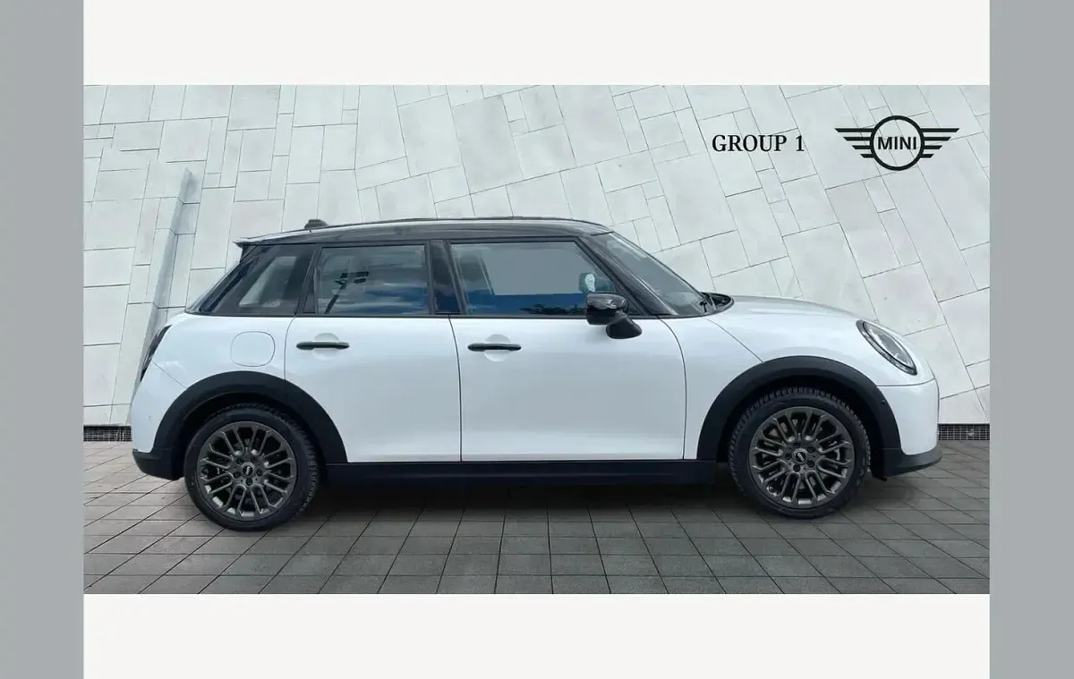 Used Mini Cooper Classic 147 kW (200 HP) 2025 White Hatchback