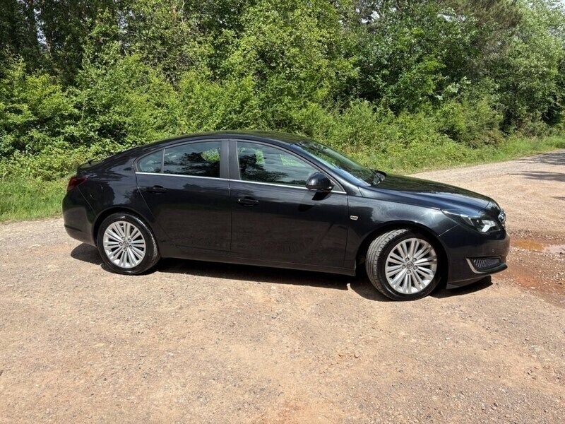 Black Used 2016 Vauxhall Insignia S Hatchback | £5,495 (Fair price) - Image 1/4