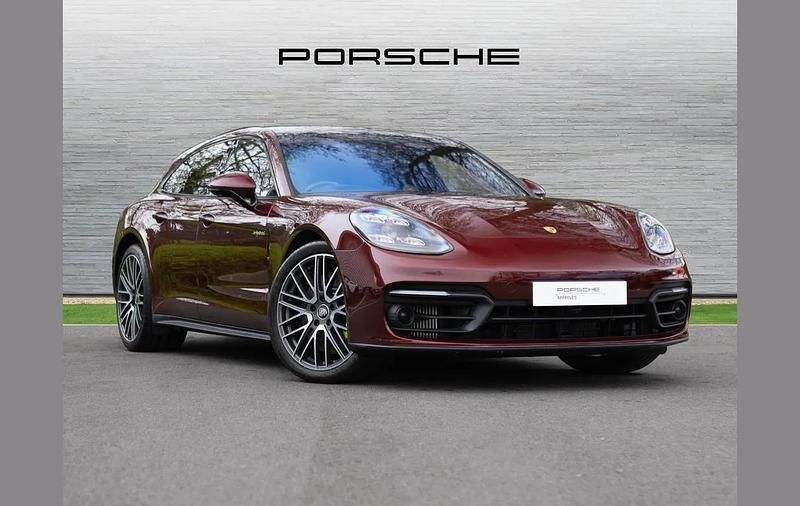 Used Porsche Panamera Sport Turismo 552 HP (405 kW) 2021 Red Estate