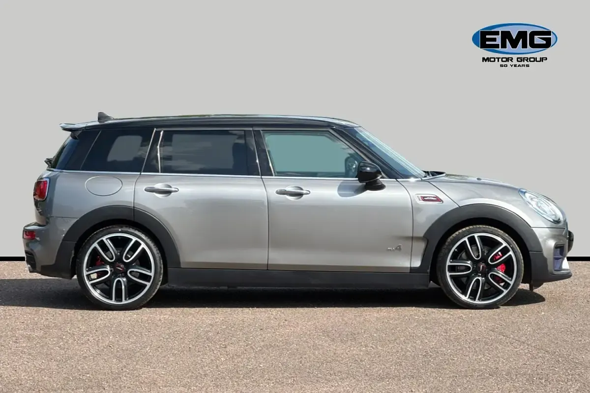 Usado Mini John Cooper Works Clubman 231 CV (169 kW) 2018 Plateado Familiar