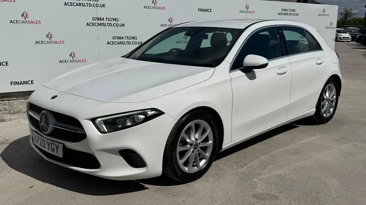 Usado Mercedes A180 116 HP (85 kW) 2020 Branco Citadino