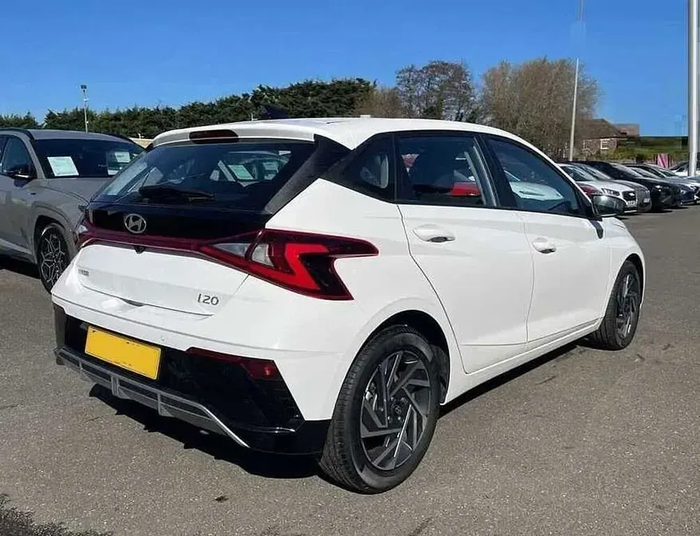 New Hyundai i20 Premium 2025 Atlas white Hatchback
