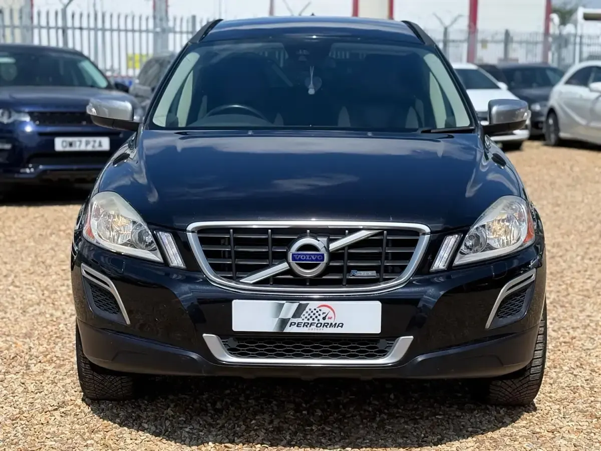 Used Volvo XC60 R-Design 215 HP (158 kW) 2011 Black SUV