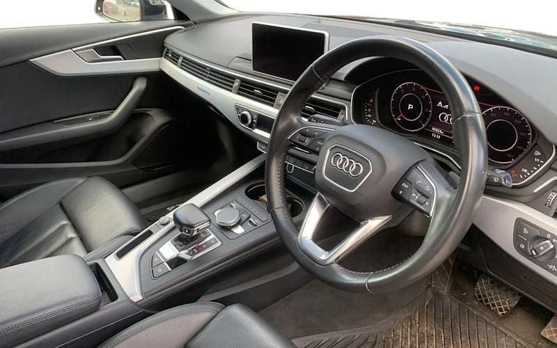 Usado Audi A4 Allroad Sport 190 HP (139 kW) 2018 Preto Carrinha