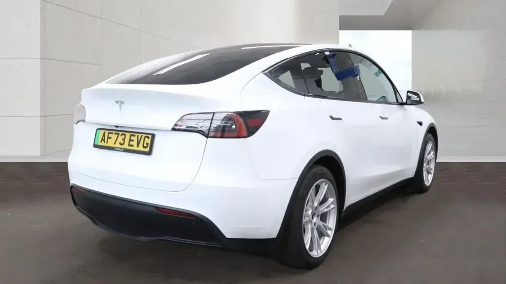 Used Tesla Model Y RWD 254 kW (346 HP) 2023 White SUV