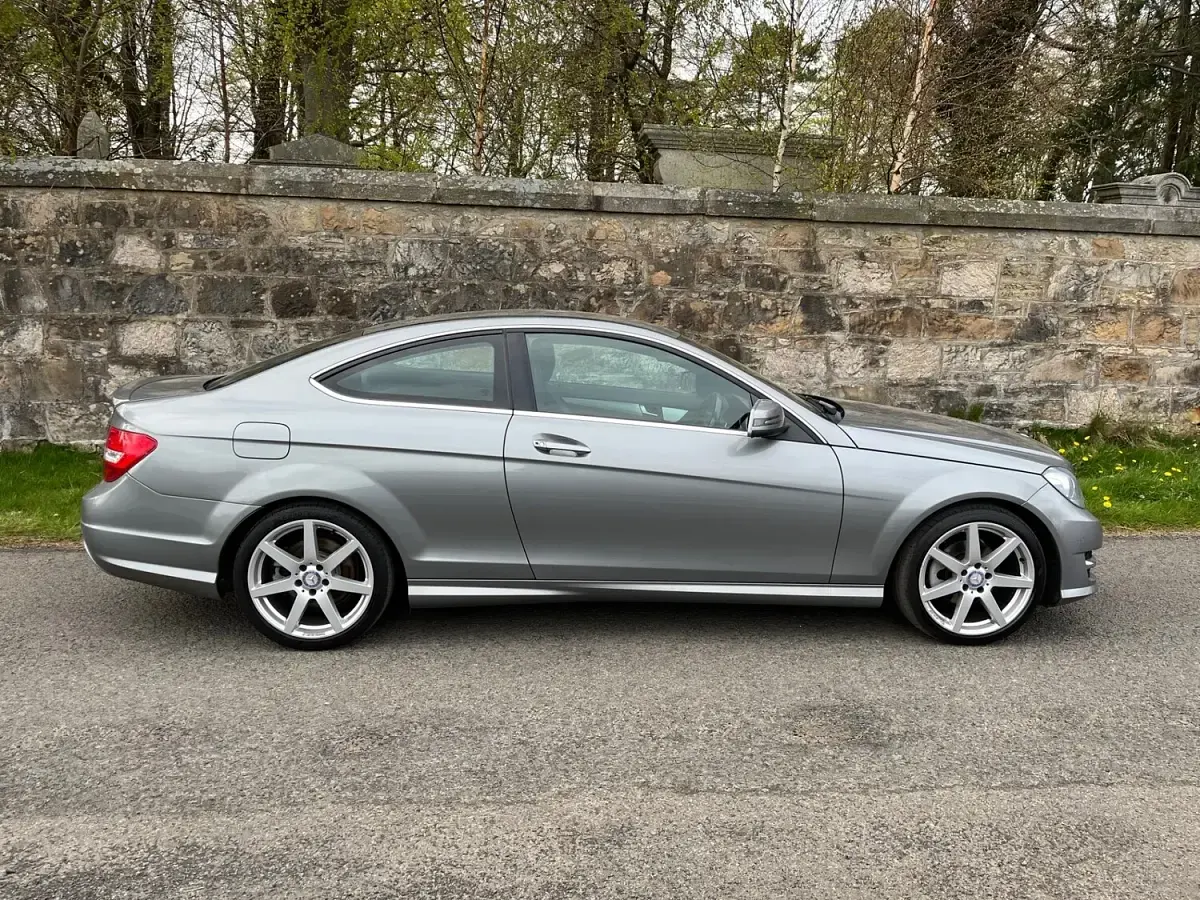 Używany Mercedes C220 Sport Edition 2014 Srebrny Coupe