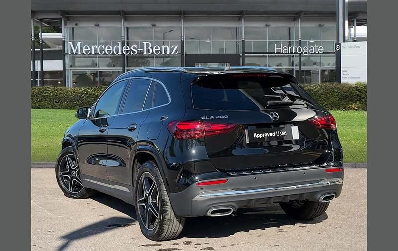 Usado Mercedes GLA200 Executive 161 HP (118 kW) 2025 Preto SUV