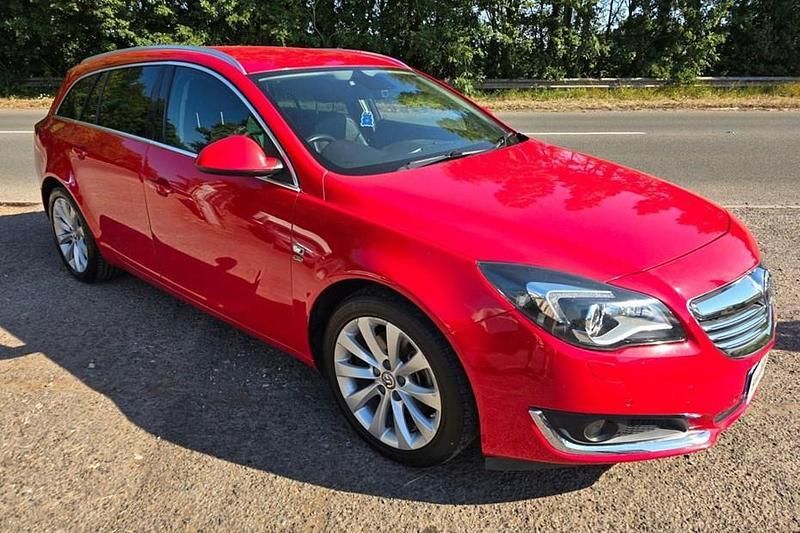 Red Used 2014 Vauxhall Insignia Elite Estate | £5,995 (Fair price) - Image 1/2