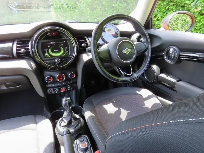 Used Mini ONE Hatch 102 HP (75 kW) 2015 Orange Hatchback