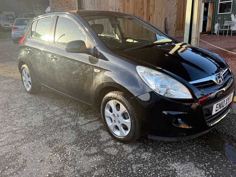 Black Used 2010 Hyundai i20 Comfort Hatchback | £2,495 (Fair price) - Image 1/4