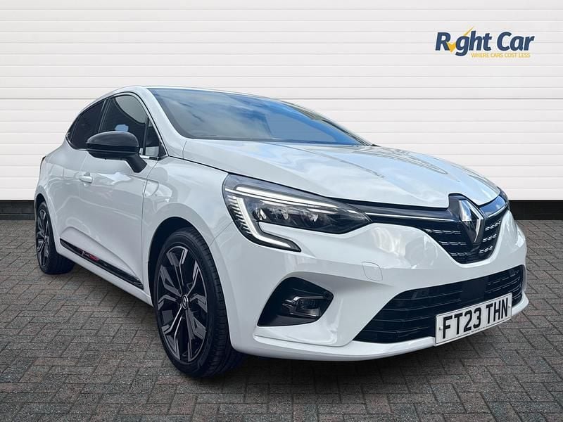 Glacier white Used 2023 Renault Clio V Techno Hatchback | £13,999 (Fair price) - Image 1/1