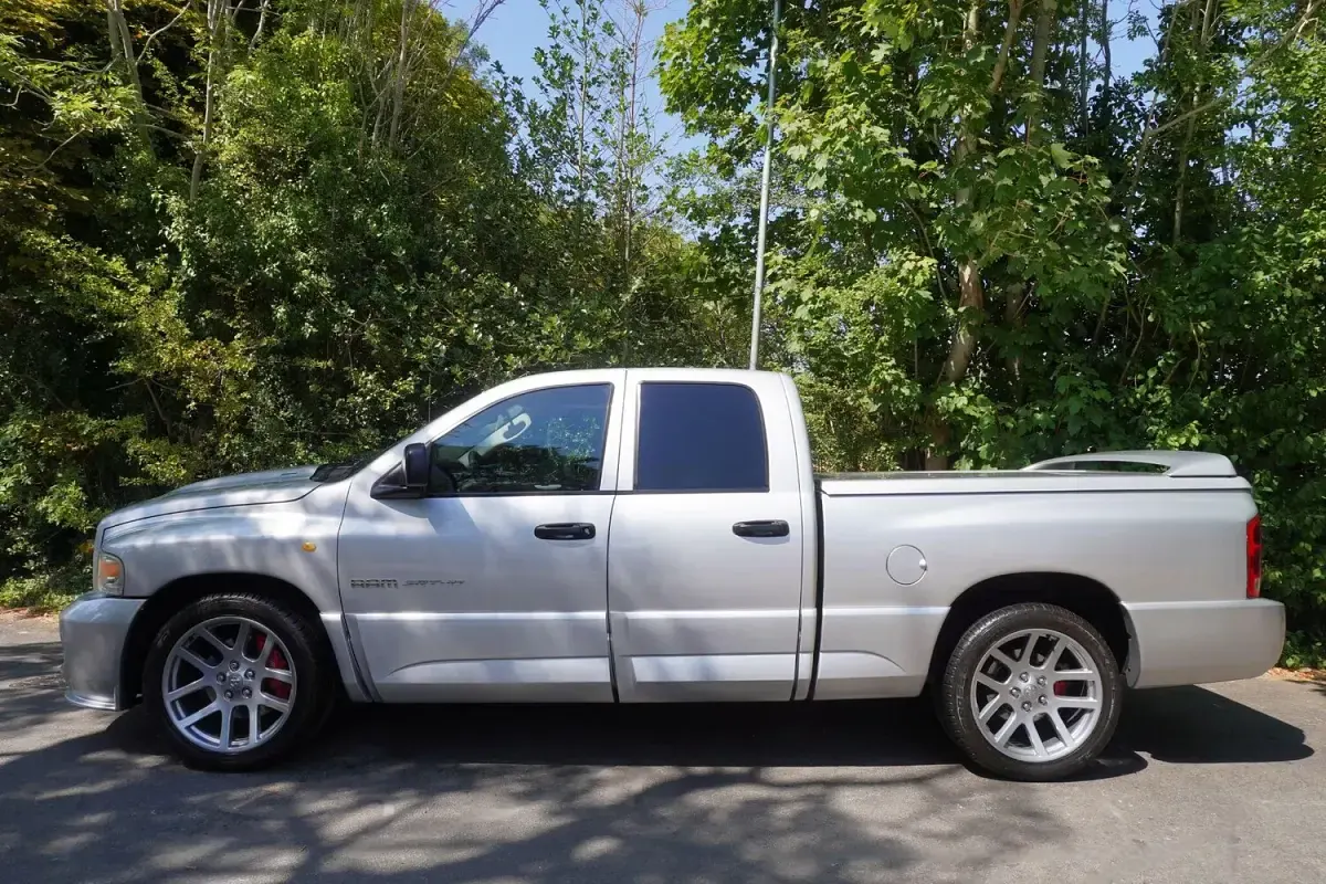 Used Dodge Ram 500 HP (367 kW) 2005 Silver Pickup
