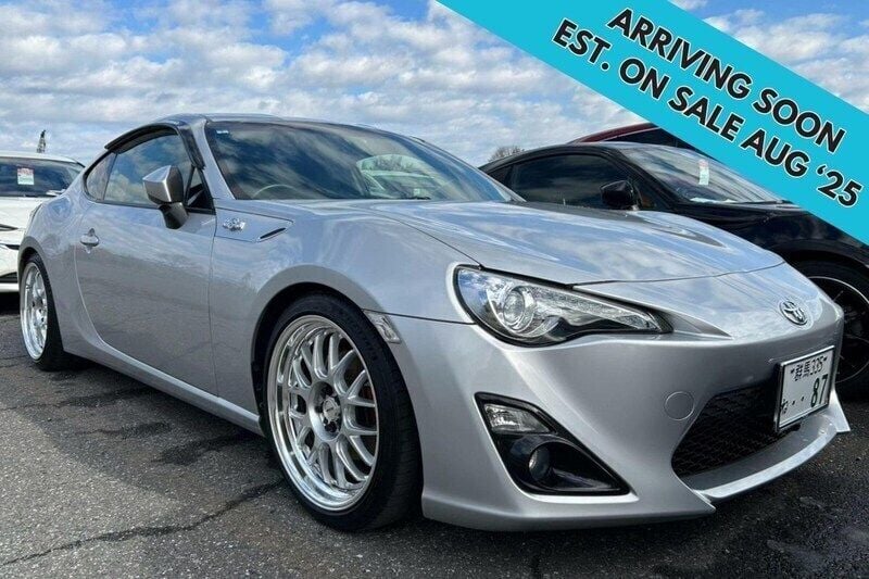 Silver Used 2013 Toyota GT86 GT Coupe | £13,995 (Expensive) - Image 1/3