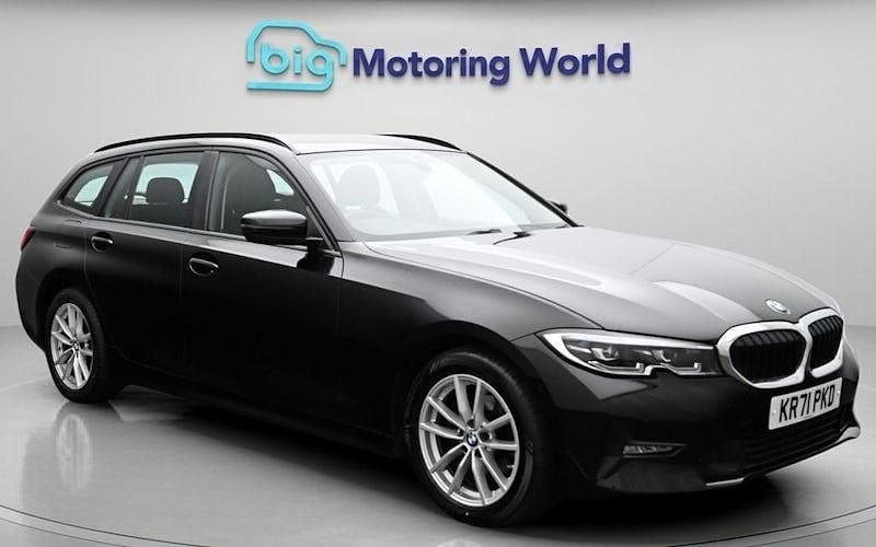 Used BMW 318 156 HP (114 kW) 2022 Black Estate
