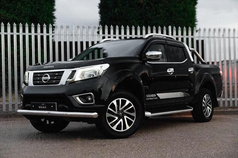 Black Used 2018 Nissan Navara Tekna Pickup | £14,990 (Fair price) - Image 1/4