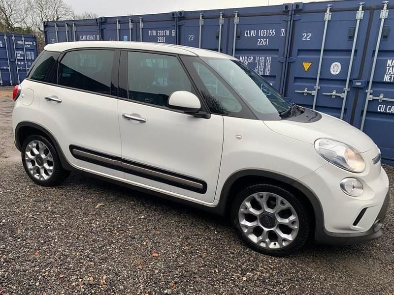 Used Fiat 500L Trekking 105 HP (77 kW) 2013 White MPV