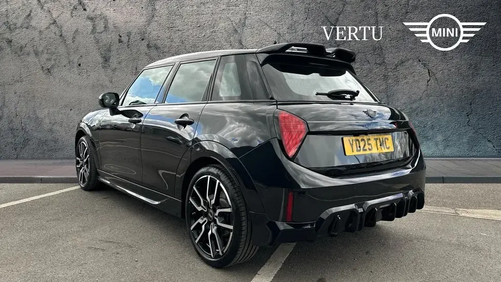 Usado Mini Cooper S Hatch 201 CV (147 kW) 2025 Negro Utilitario