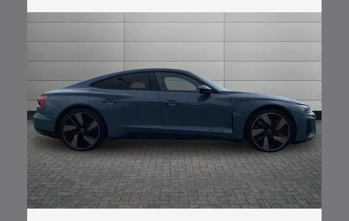 Used Audi RS e-tron GT Design 475 kW (646 HP) 2023 Kemora grey Sedan