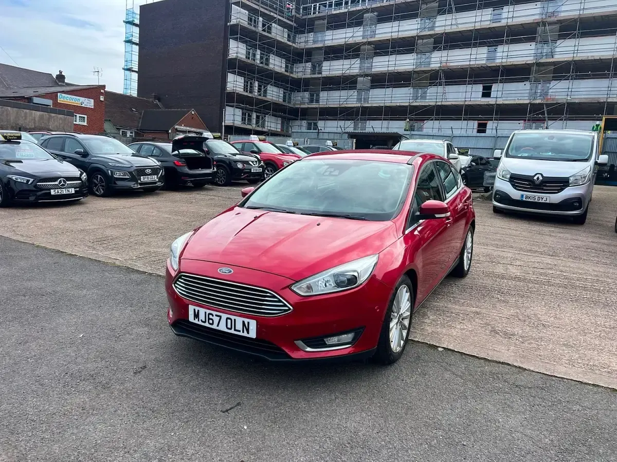Used Ford Focus Titanium X 125 HP (91 kW) 2017 Red Hatchback