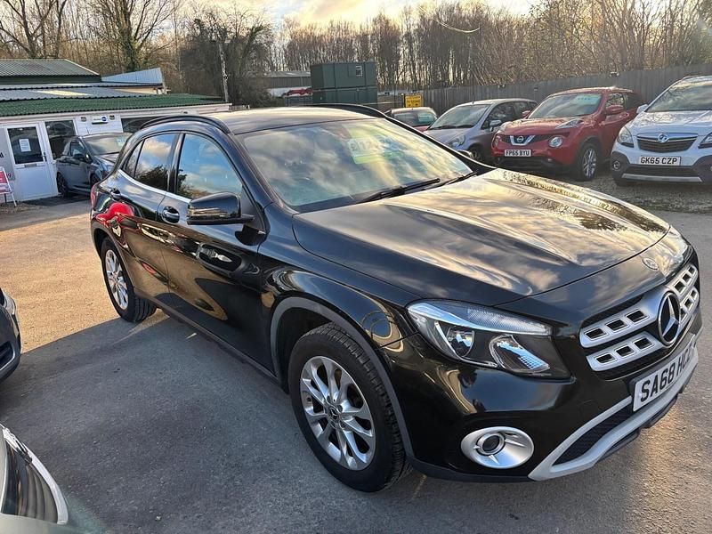 Used Mercedes GLA200 SE 156 HP (114 kW) 2018 Black SUV