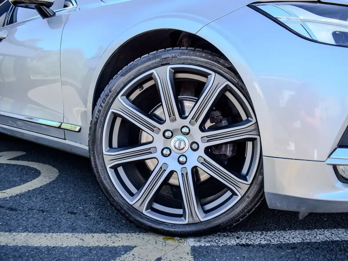 Usado Volvo S90 Inscription 190 HP (139 kW) 2017 Prateado Sedan