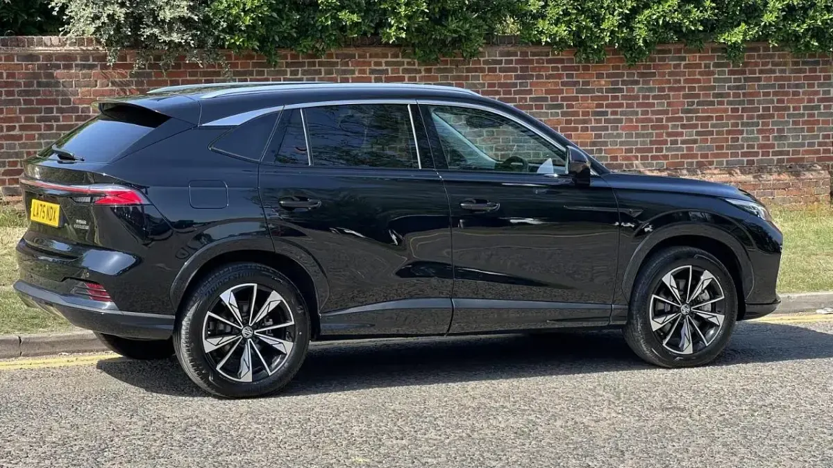Used MG HS Trophy 221 HP (162 kW) 2025 Black SUV