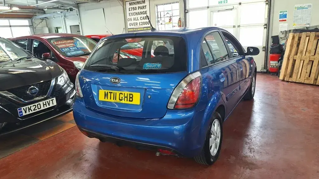 Used Kia Rio 109 HP (80 kW) 2011 Blue Hatchback