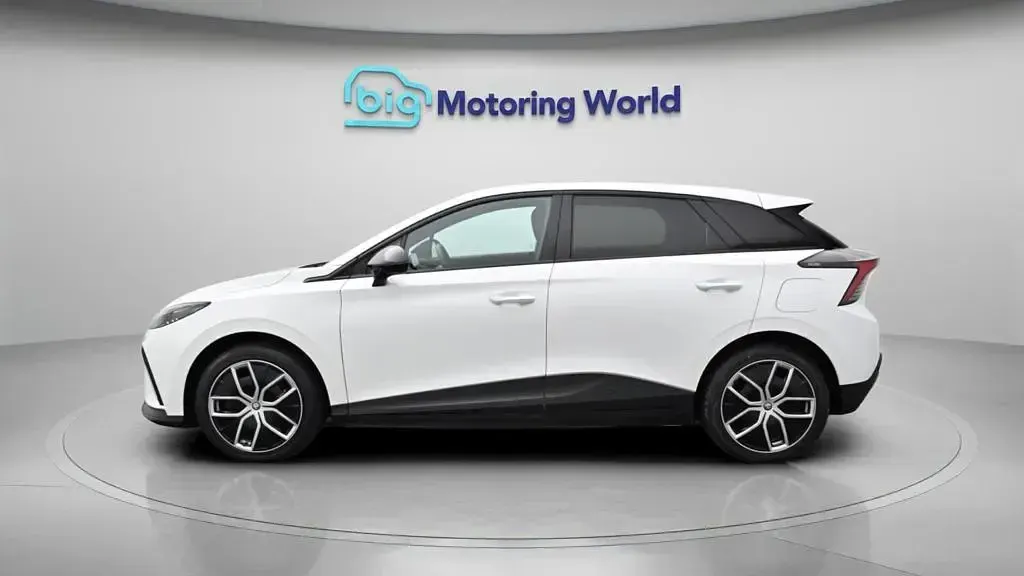 Used MG MG4 EV Trophy 319 kW (435 HP) 2023 White Hatchback
