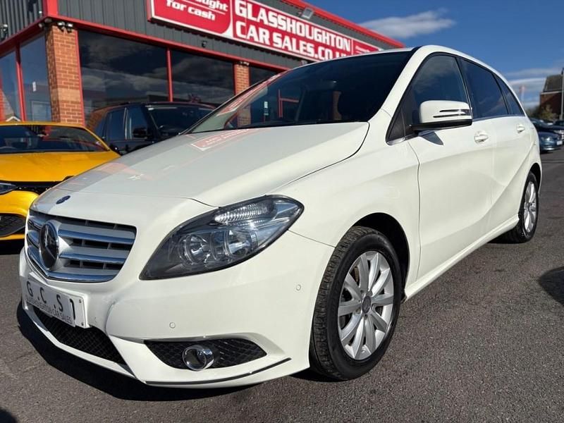 White Used 2014 Mercedes B180 SE MPV | £7,990 (Good price) - Image 1/4