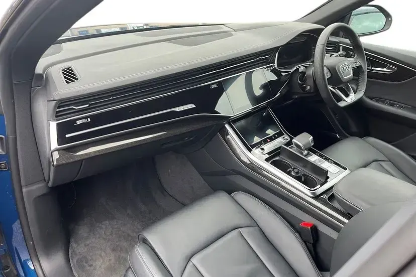 Used Audi Q8 Black Edition 286 HP (210 kW) 2025 Blue SUV