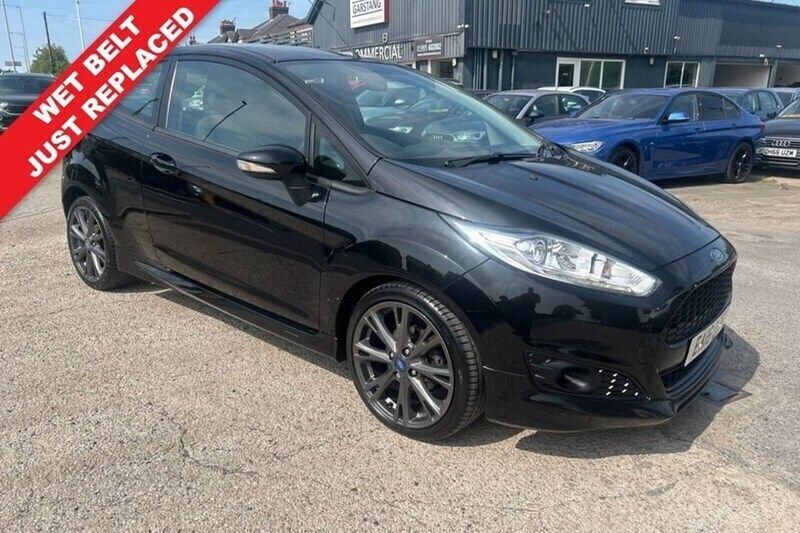 Black Used 2016 Ford Fiesta Zetec Hatchback | £5,495 (Fair price) - Image 1/1