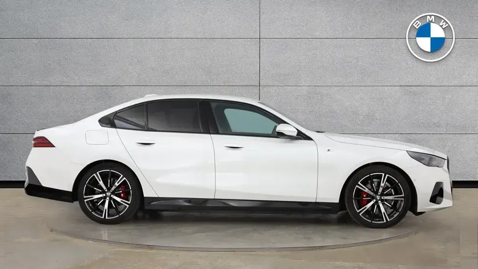 Used BMW 530e M Sport 295 HP (216 kW) 2025 White