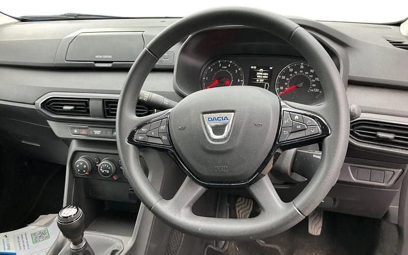 Used Dacia Sandero Essentiel 67 HP (49 kW) 2022 Blue Hatchback
