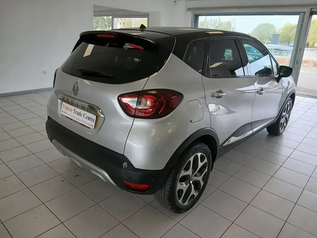 Used Renault Captur GT-Line 90 HP (66 kW) 2018 Silver/black SUV