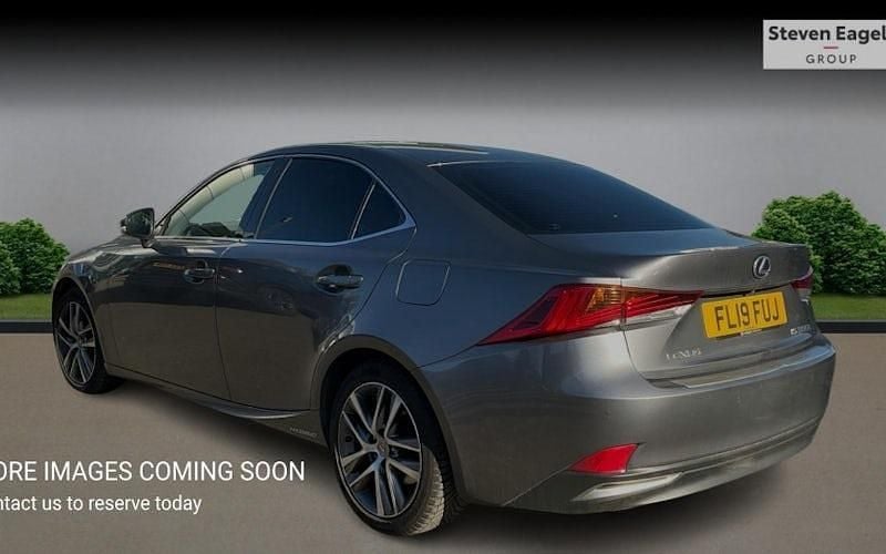Used Lexus IS300h 223 HP (164 kW) 2020 Sedan