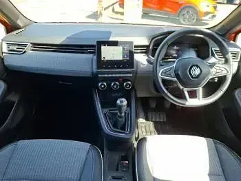 Used Renault Clio Techno 90 HP (66 kW) 2024 Orange Hatchback