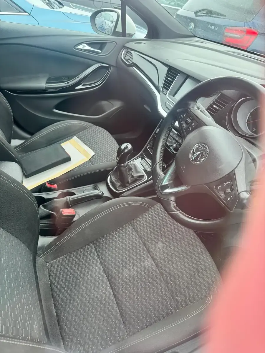 Używany Vauxhall Astra SRi 150 KM (110 kW) 2016 Biały Hatchback