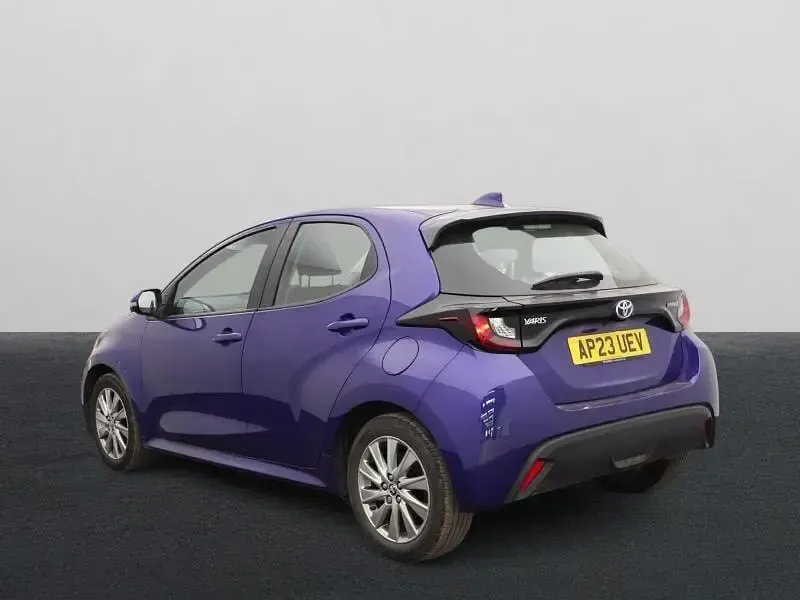 Used Toyota Yaris 114 HP (83 kW) 2023 Blue Hatchback