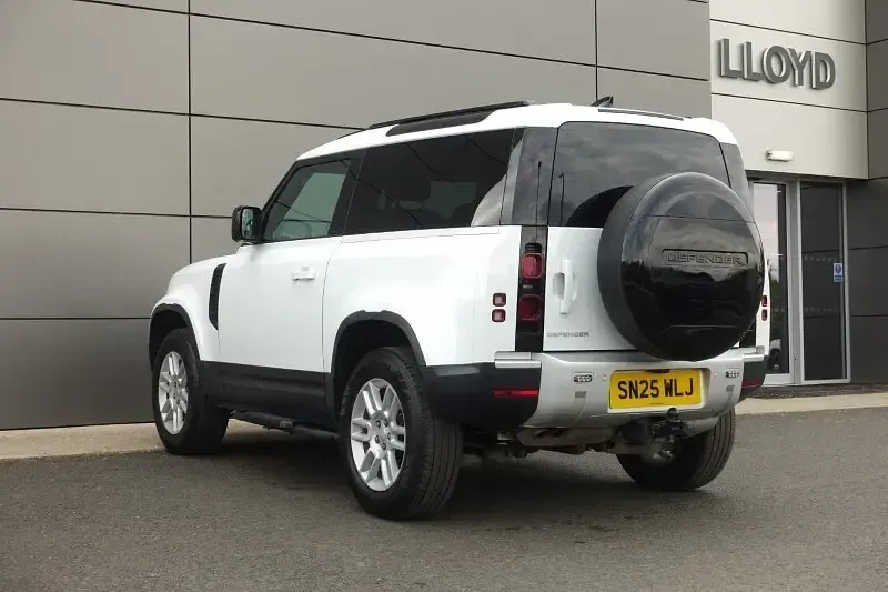 Used Land Rover Defender S 350 HP (257 kW) 2025 White SUV