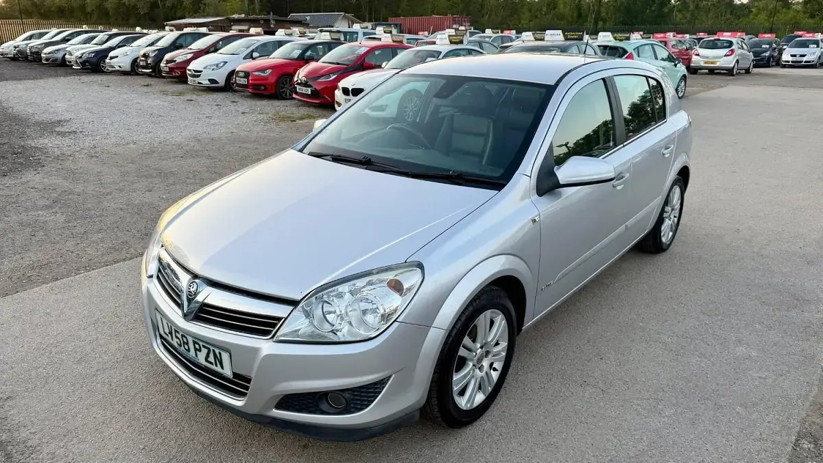 Used Vauxhall Astra Elite 138 HP (101 kW) 2008 Silver Hatchback